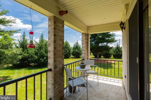 22 Valleybrook Dr, Lancaster PA  17601-4623 exterior