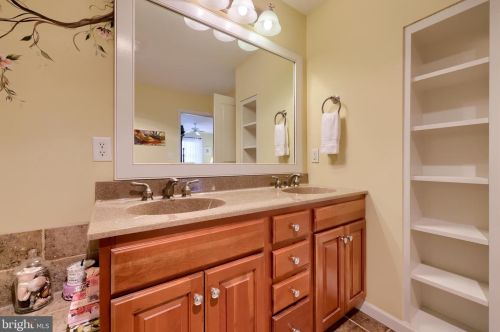 160 Fieldcrest Ln, Ephrata PA  17522-2925 exterior