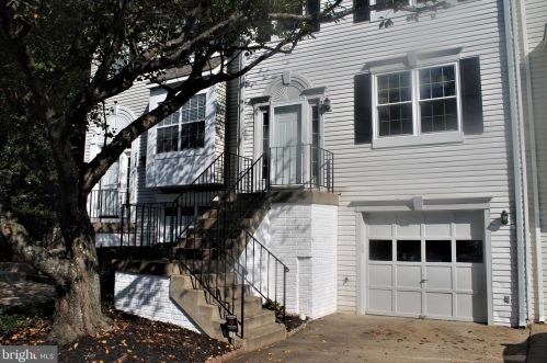 203 Backridge Ct, Fredericksburg, VA 22406-6459