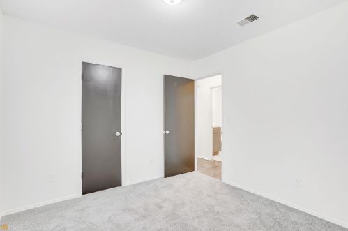 5410 Forest Downs Cir, Atlanta GA  30349-2488 exterior