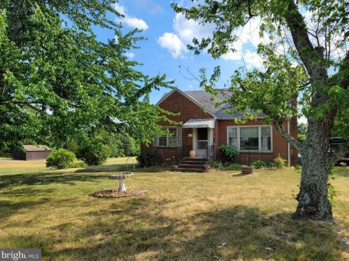11 Peach Lawn Rd, Fredericksburg, VA 22406-6243