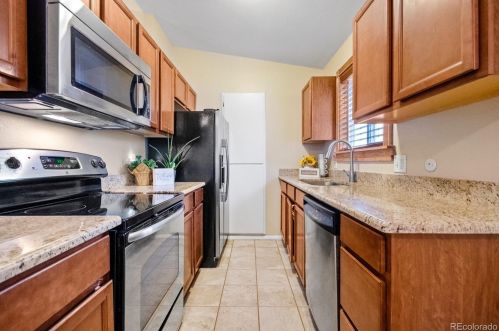 17857 Oxford Pl, Denver CO 80014-5137 exterior