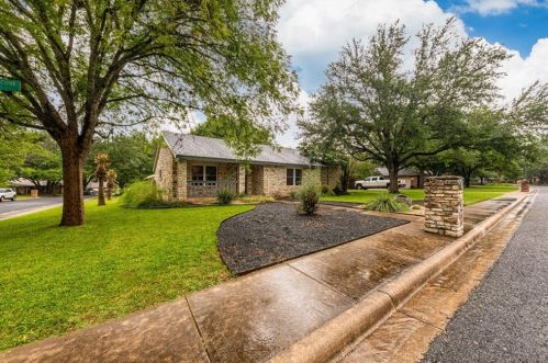 2400 Braemar Cv, Austin, TX 78747-1105