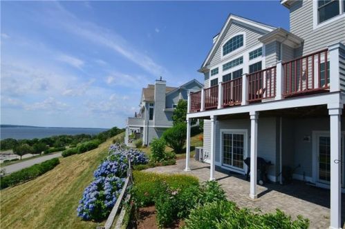 37 Watermark Dr, Tiverton, RI 02878-4272