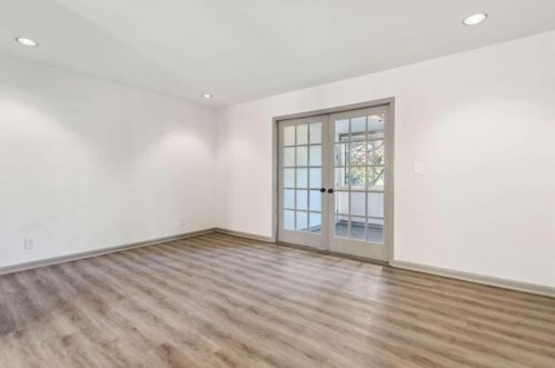 74 Montre Sq, Atlanta GA  30327-4044 exterior