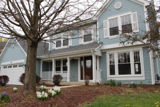 226 Shawnee Cir, Hanover Park, IL 60103-2026