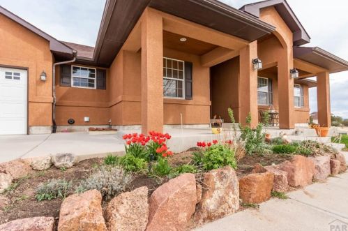 1974 Chimazo Dr, Pueblo, CO 81007-6839