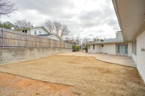 6486 Crestmore Rd, Fort Worth TX  76116-7323 exterior