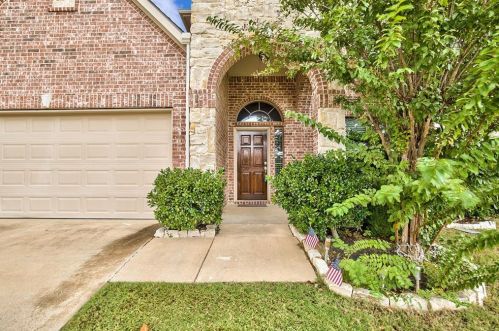 1067 Valley Vista Dr, Irving, TX 75063-4305