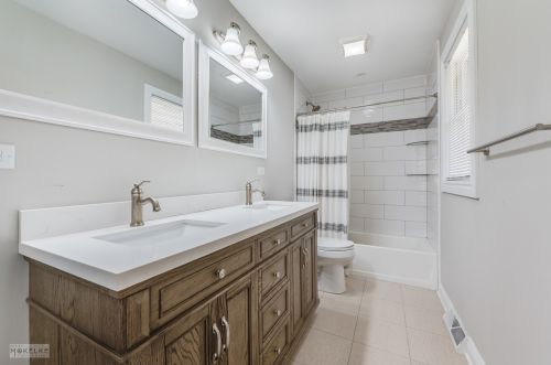 816 Emerald Dr, Naperville IL  60540-7246 exterior