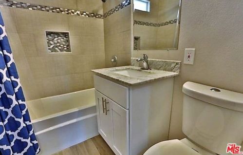 2023 Hickory St, Santa Ana CA 92707-2909 exterior