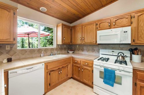 14866 Donnington Ln, Truckee CA  96161-1170 exterior