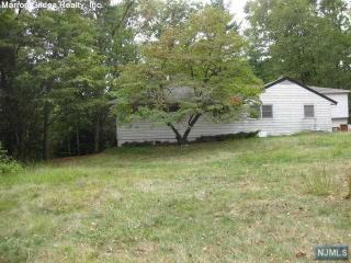 309 Newtown Rd, Wyckoff, NJ 07481-2624