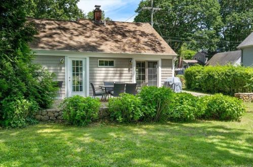29 Manwaring Rd, Niantic, CT 06357-3508