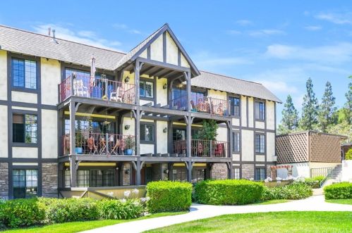 3681 Bear St, Santa Ana, CA 92704-7272