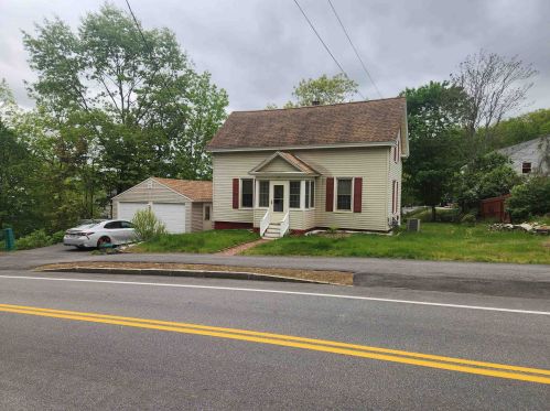 61 Penacook St, Concord, NH 03301-3148
