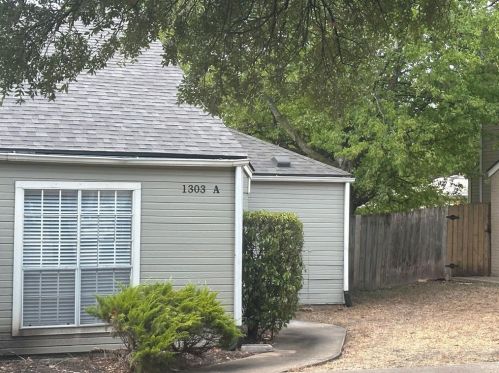 1303 Danbury Sq, Austin, TX 78723-1857