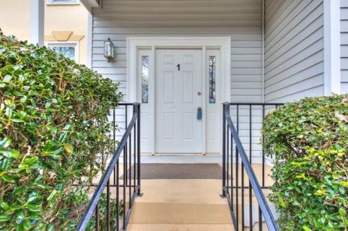 1 Frst Rdg Ct, Atlanta GA  30350-1802 exterior