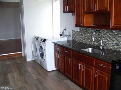 1518 27 St, Philadelphia PA 19121-3706 exterior