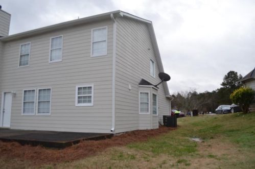 1790 Riverchase Cir, Conyers GA  30013-6501 exterior