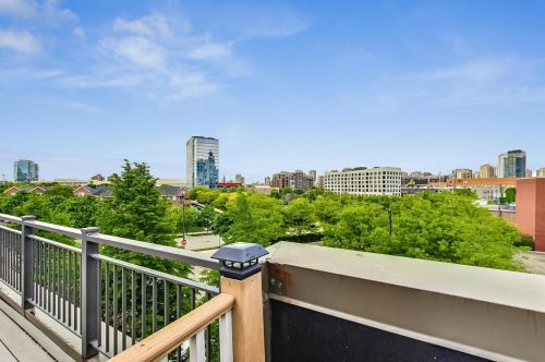 1032 Crosby St, Chicago IL  60610-2404 exterior
