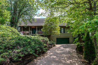 227 River Run Dr, Unaka, NC 28906-6187