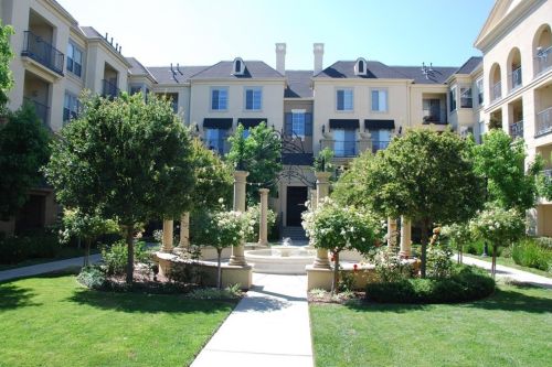 2122 Watermarke Pl, Irvine CA  92612-1698 exterior