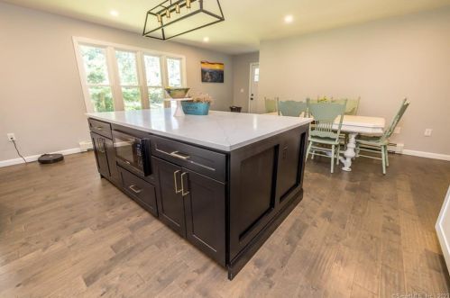 834 Vauxhall Street Ext, Quaker Hill CT  06375-4152 exterior