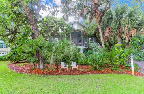 29 Beachwood, Isle Of Palms SC  29451-2815 exterior