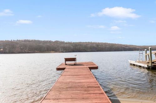 30 Woodsia Rd, South Kingstown, RI 02874-2361