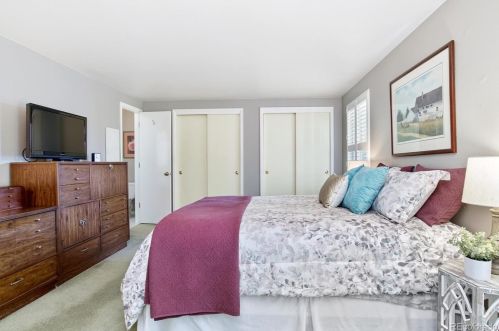 7166 Bentley Cir, Englewood CO 80112-1186 exterior