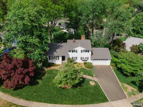 55 Gaynor Pl, Ridgewood, NJ 07452-3504