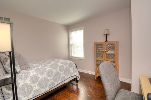 1198 Knollwood Dr, Carol Stream IL  60188-2943 exterior