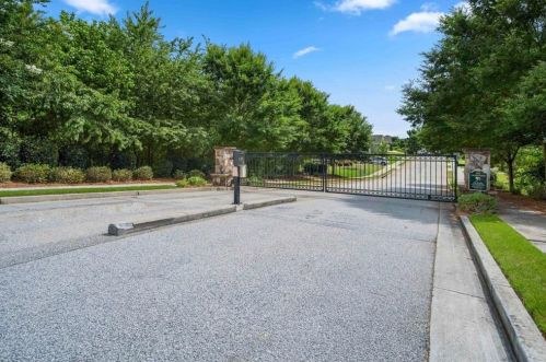 1566 Renaissance Dr, Conyers GA  30012-8024 exterior