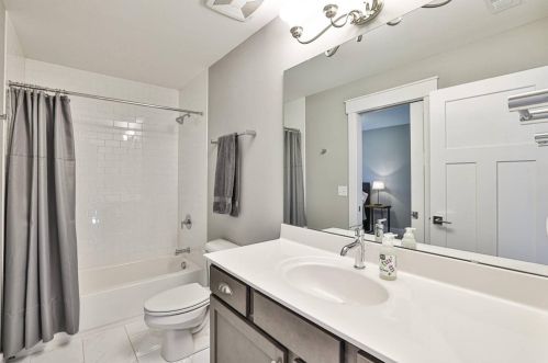 10475 Deerfield Rd, Cincinnati OH  45242-4319 exterior