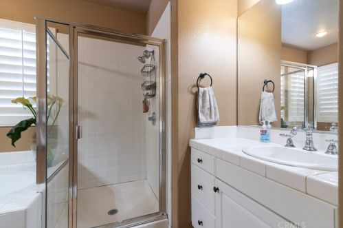 2895 Cinnamon Pl, Anaheim CA  92806-3733 exterior