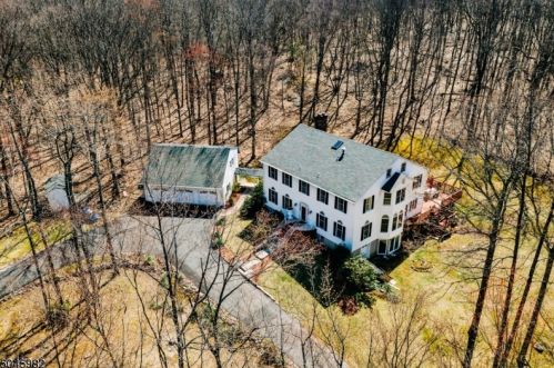 137 Kiel Ave, Kinnelon, NJ 07405-2543
