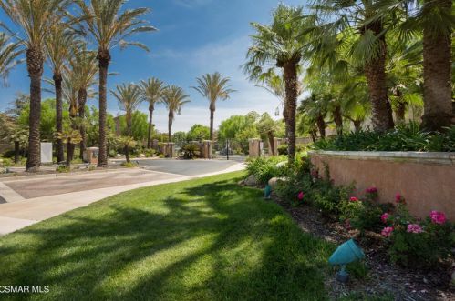 1843 Amberleaf Ln, Simi Valley CA  93065-7435 exterior