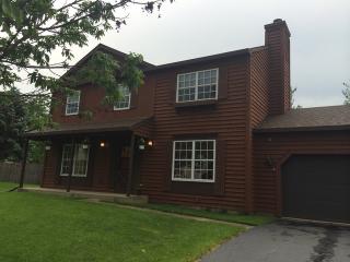 1392 Carleton Cir, Naperville, IL 60565-2985