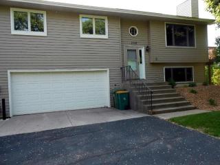 1338 Windcrest Ave, Saint Paul, MN 55123-1476