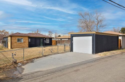 2918 Newport St, Denver CO  80207-2909 exterior