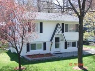17 Adelphi Trl, Hopatcong, NJ 07843-1745