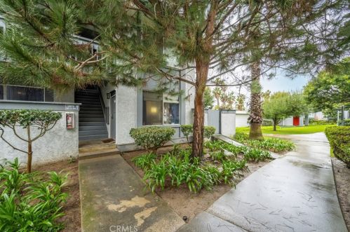 16942 Pacific Coast Hwy, Huntington Beach CA  92649-4117 exterior