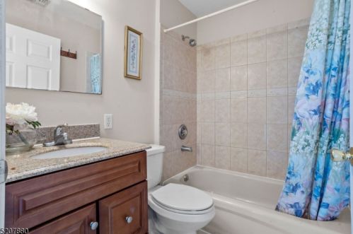 22 Grant Way, Princeton NJ  08540-1600 exterior