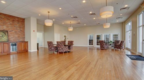 2 Commerce Sq, Trenton NJ  08691-4187 exterior