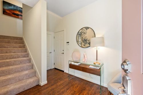 992 Sakura Dr, San Jose, CA 95112-3131