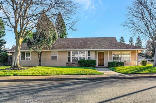 36 Shari Ln, Chico, CA 95928-6385