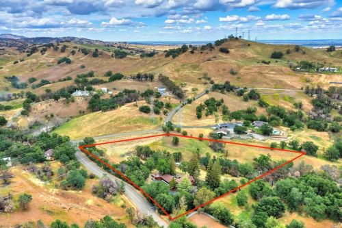 3821 Serenity Hills Rd, Vacaville, CA 95688-9702