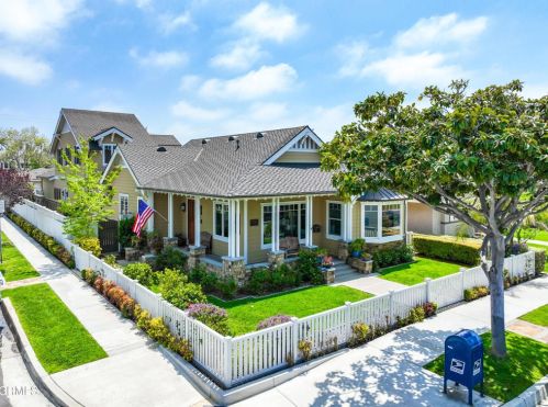 1746 Main St, Huntington Beach CA  92648-2723 exterior