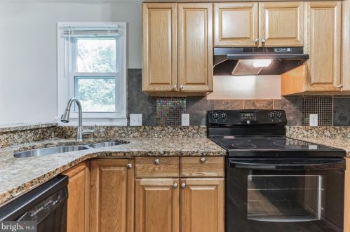 8902 Albert Stewart Ln, Silver Spring MD 20910-1949 exterior